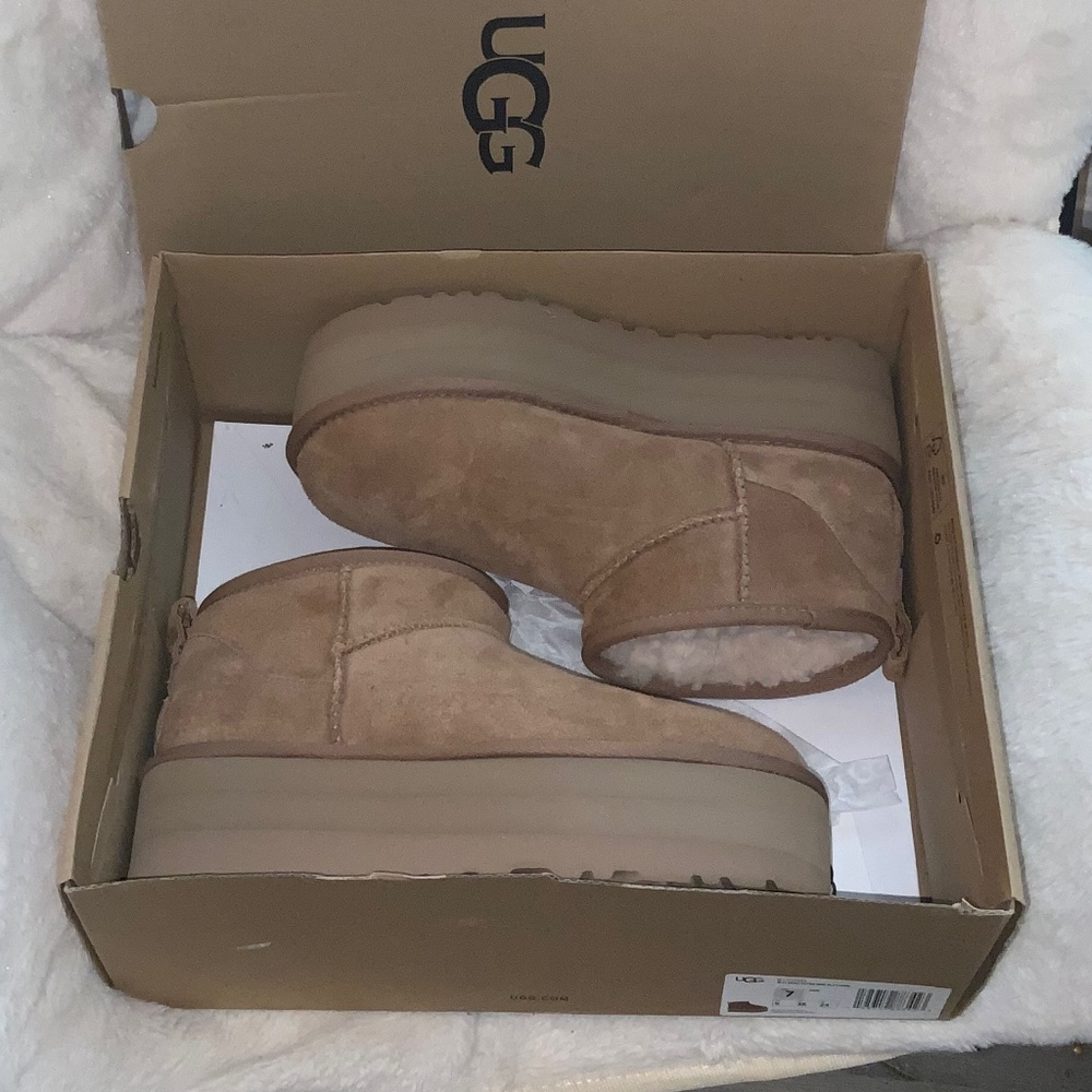 UGG Classic ultra mini platform NEW